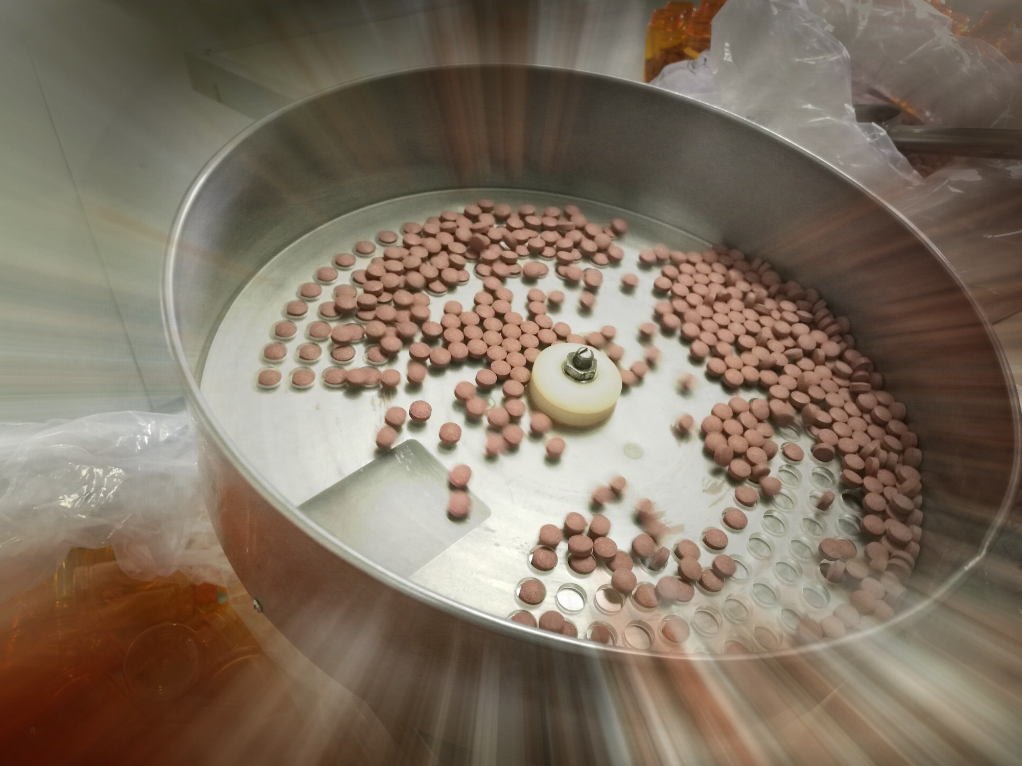 納豆紅曲壓片糖具有溶解血栓、降低血粘度、改善血液循環(huán)，軟化和增加血管彈性的作用，德州健之源是納豆紅曲的專業(yè)山東生產(chǎn)廠家